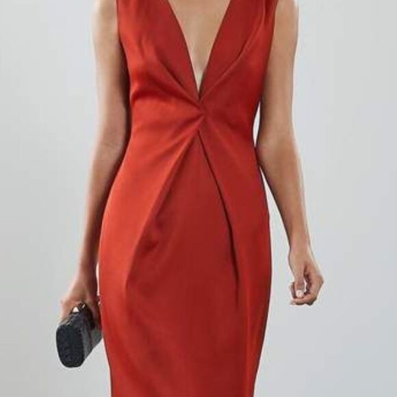 Elegant Red Sleeveless Dress - Picture 1 of 5